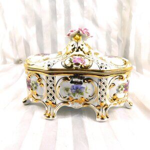 KPM Royal Porcelain Manufacturing Large Footed Trinket Jewelry Box # 26921